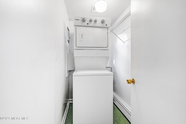 Building Photo - 488 Monmouth Rd