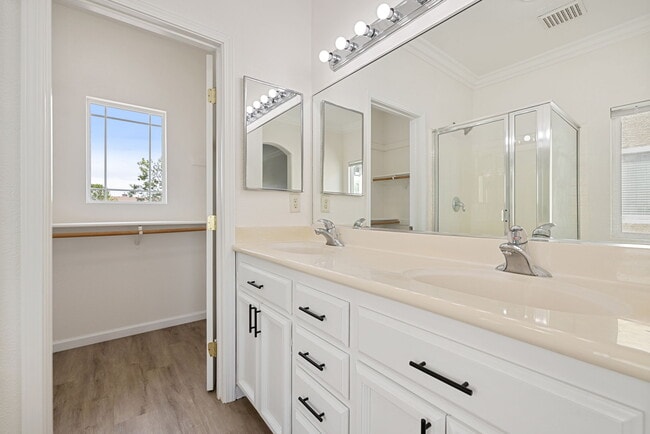 Building Photo - 9642 Lady Bird Ct