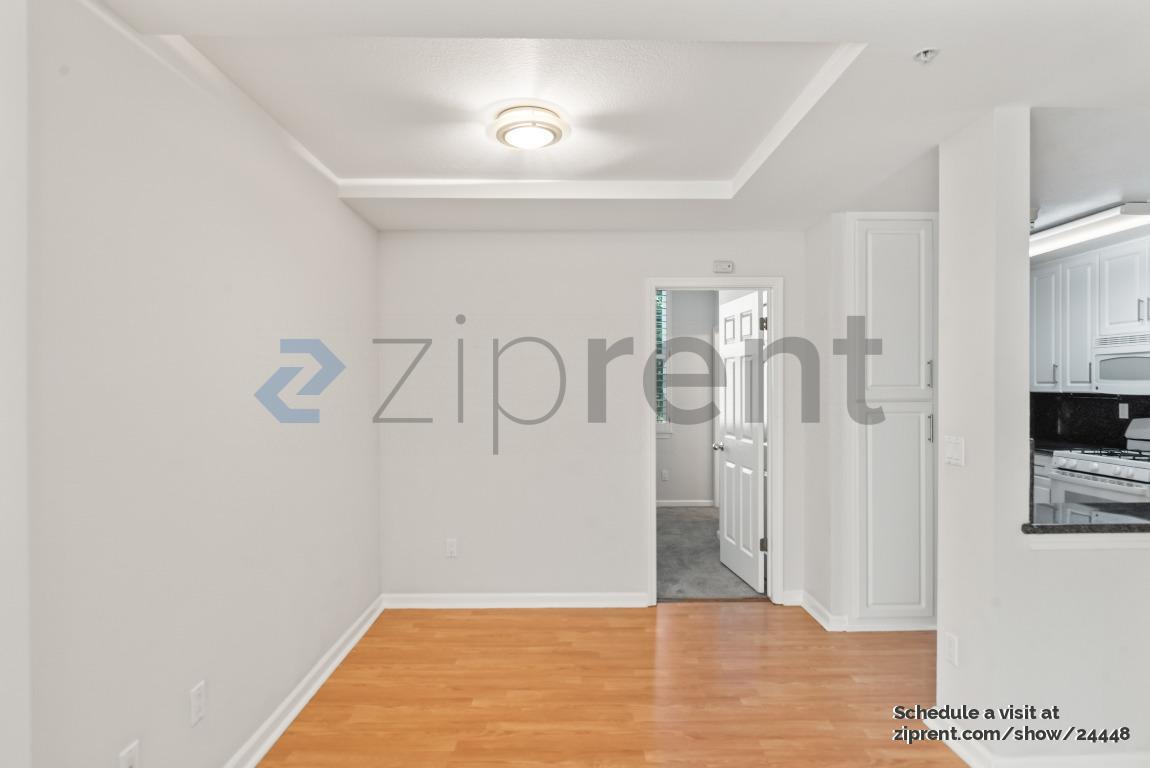 Building Photo - 334 Dunsmuir Terrace