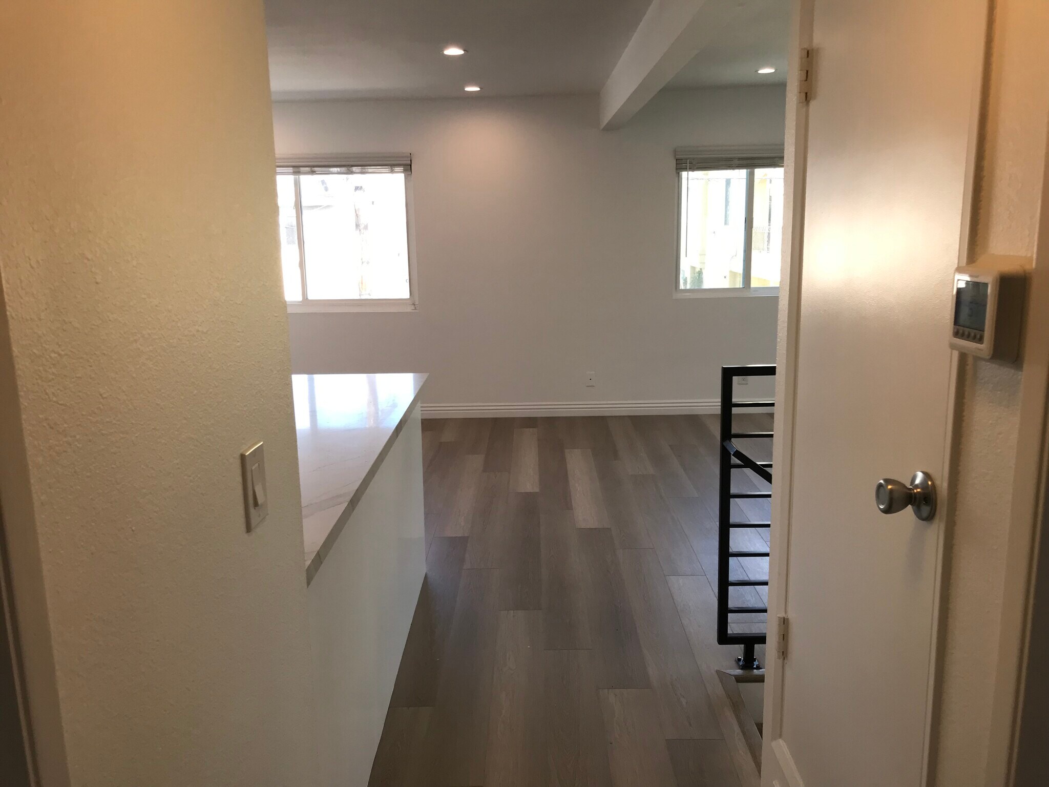 Building Photo - 400 18th Pl