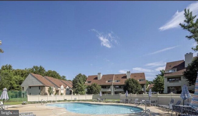 Building Photo - 162 Tavistock Rd