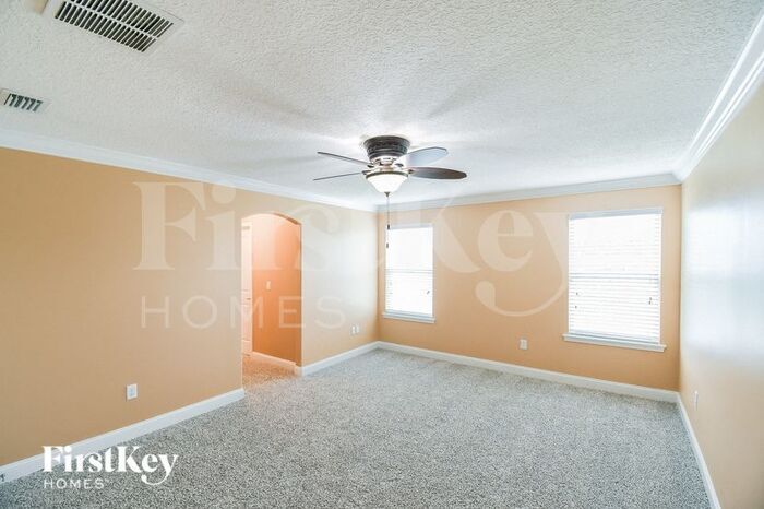 Building Photo - 834 Glendale Ln