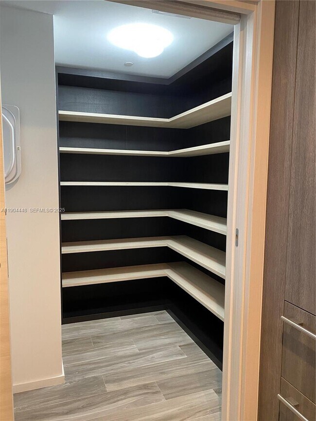 Building Photo - 801 S Miami Ave