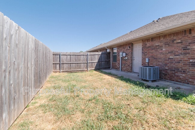 Building Photo - 4329 Edinburg Way