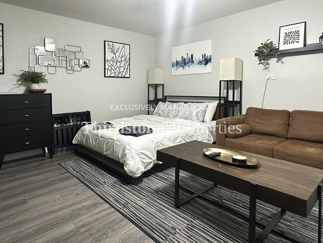 Building Photo - 908 Barrs St