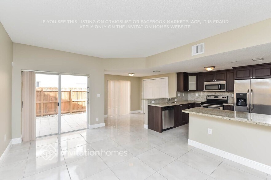 Building Photo - 15935 SW 83rd Terrace