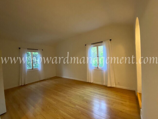 Building Photo - 02025FO