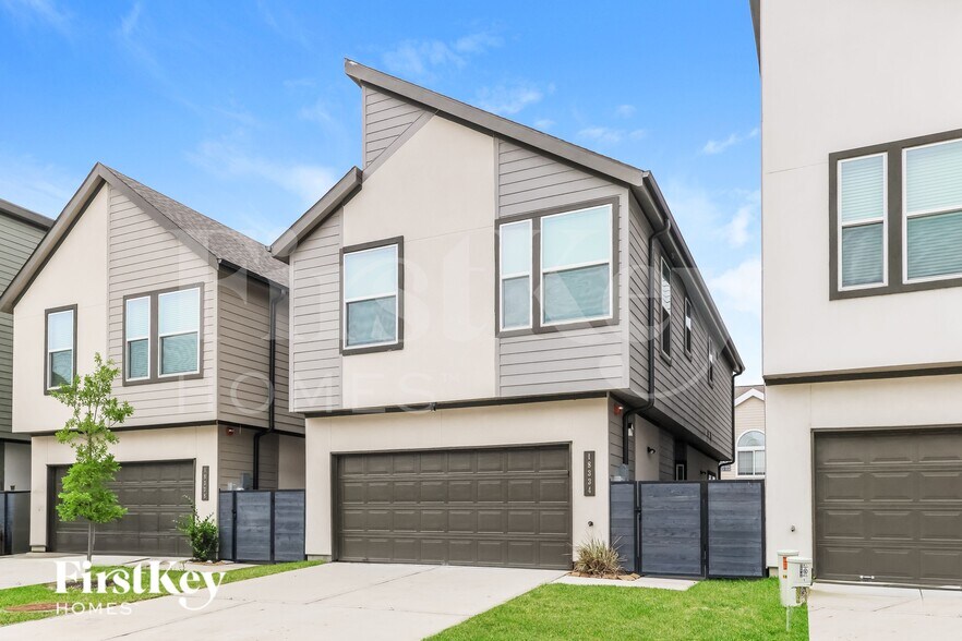Building Photo - 18334 W Centro Cir