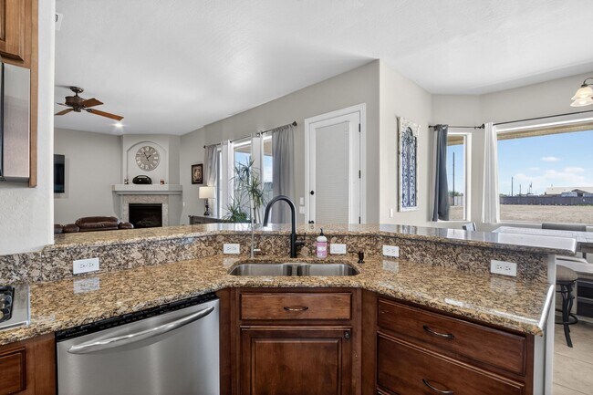 Building Photo - Luxury Meets Country Charm: Custom 5BR Home on Acreage in San Tan Valley