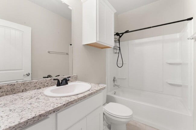 Building Photo - 1647 Reserve Dr