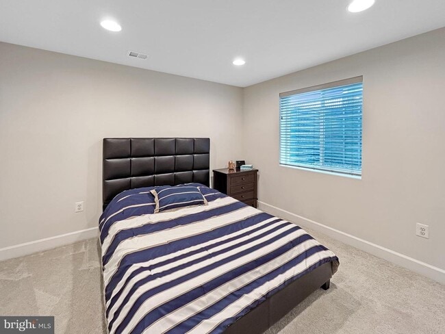 Building Photo - 221 Red Oak Ridge Pl