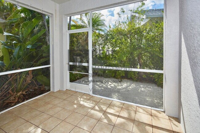Building Photo - 10735 Maui Cir