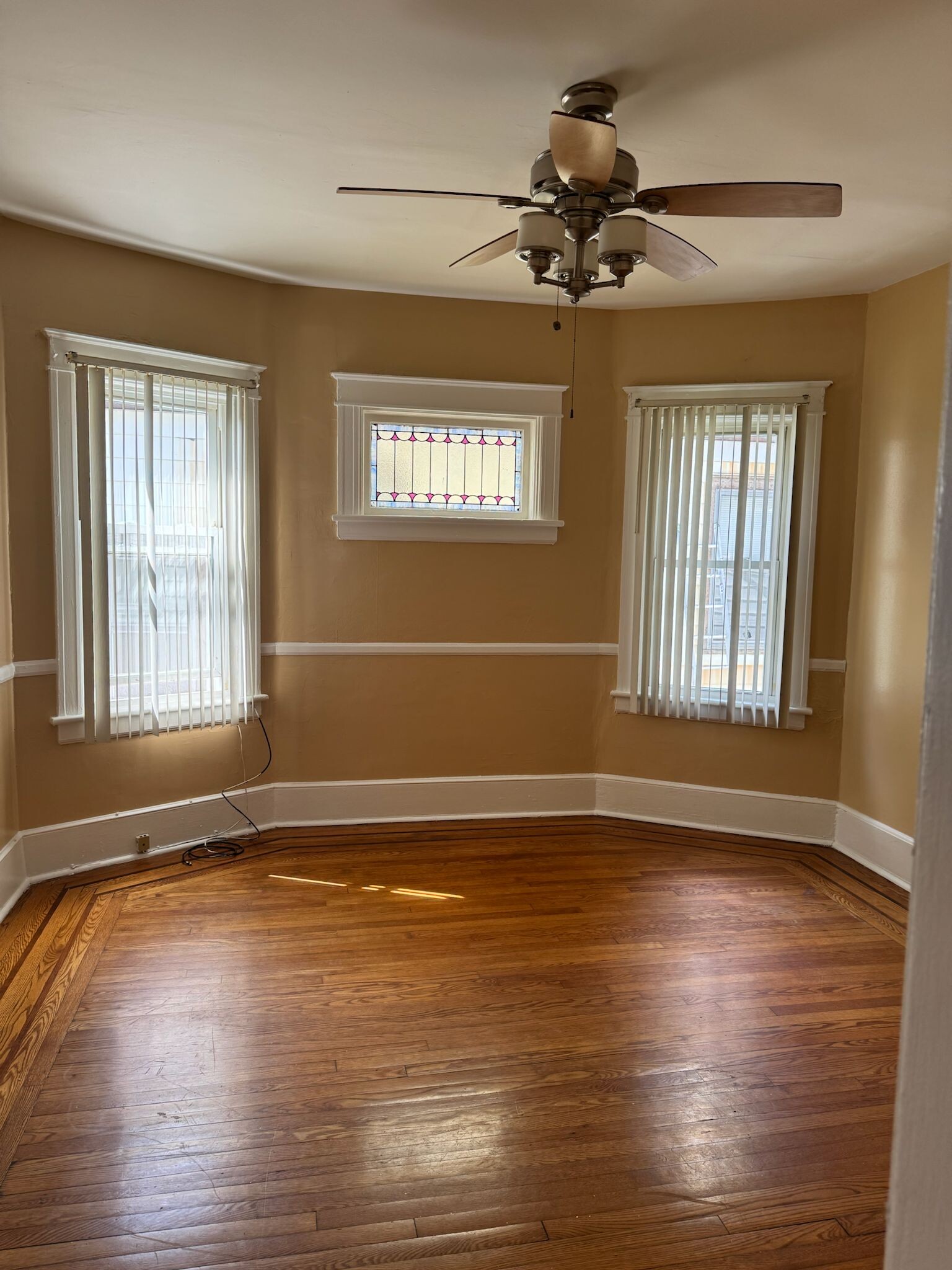 dining room - 75 Lent St