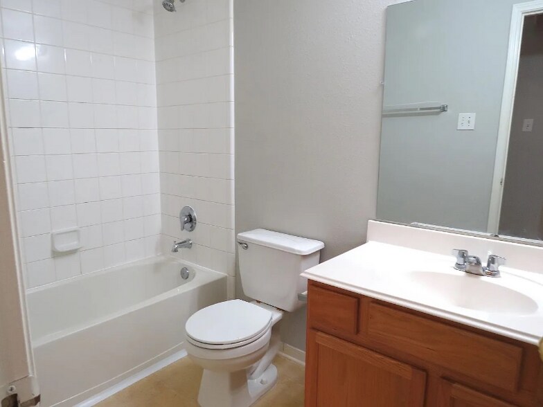 Building Photo - 6306 Wellington Meadows Dr