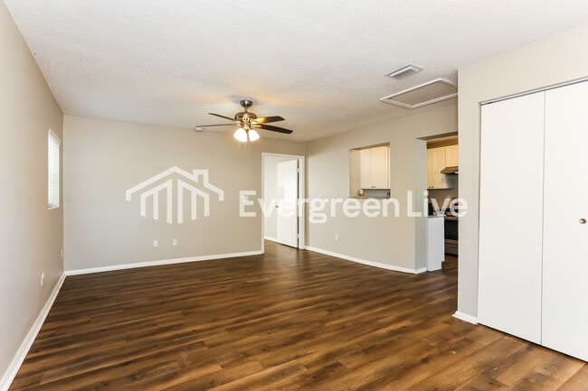 Building Photo - 9581 Aderdare Ave W