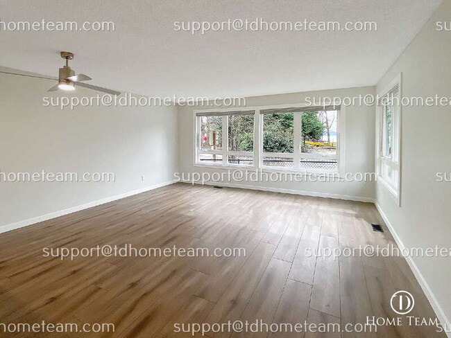 Building Photo - 9201 NE Juanita Dr