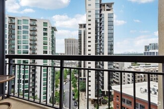 Building Photo - Renovated Condo with Skyline Views