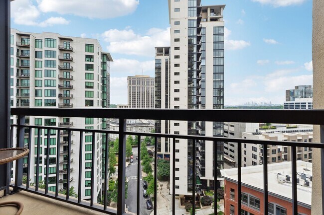 Primary Photo - Renovated Condo with Skyline Views