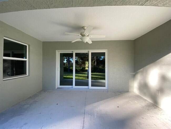 Building Photo - 129 Glades Dr