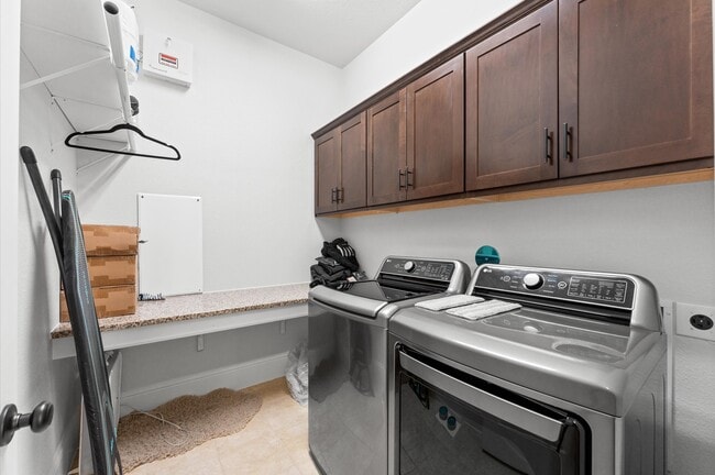 Building Photo - 10110 Da Vinci Ct