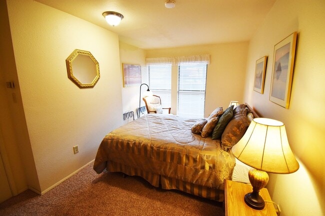 Building Photo - Winter Seasonal Rental- Timberline 14