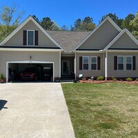 Building Photo - 602 Princess Anne Cir