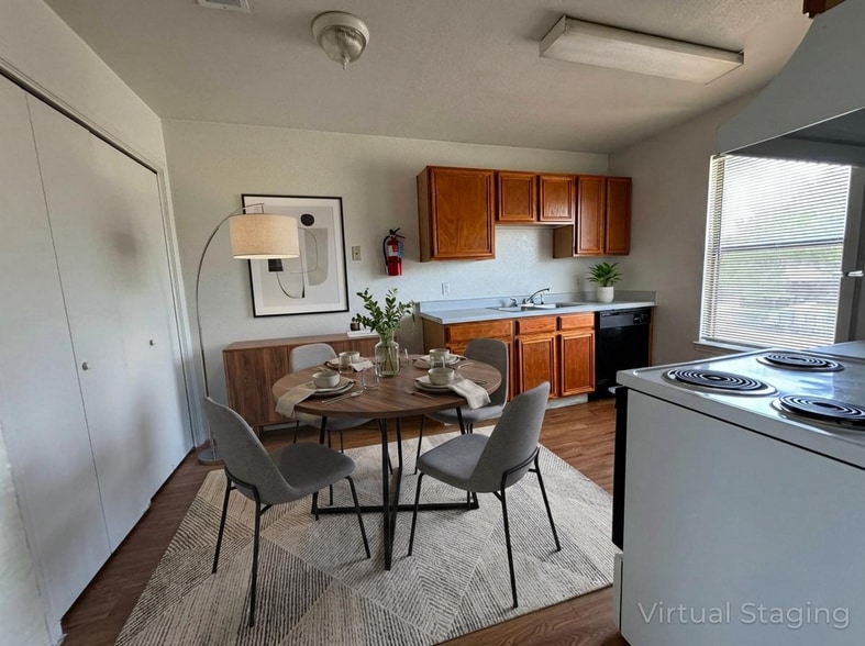 Building Photo - 1904 Windward Dr