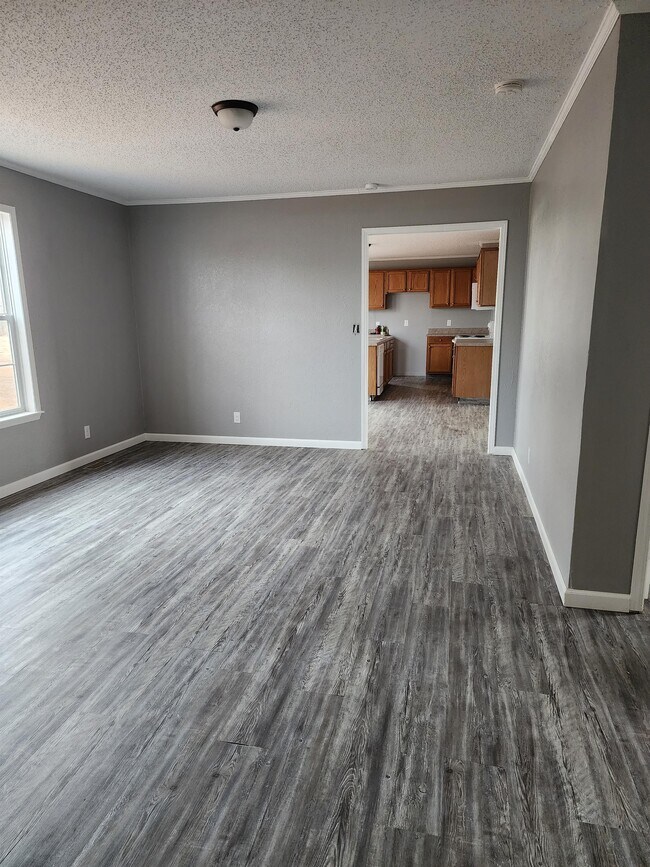 Building Photo - 10150 Raylyne Rd