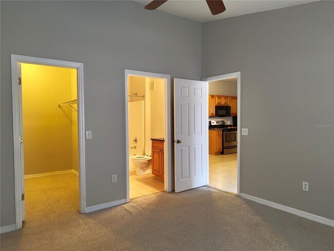 Building Photo - 826 Grand Regency Pointe