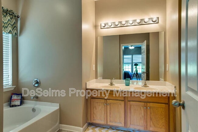 Building Photo - 2007 McCrory Pl