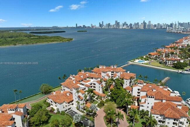 Building Photo - 2424 Fisher Island Dr