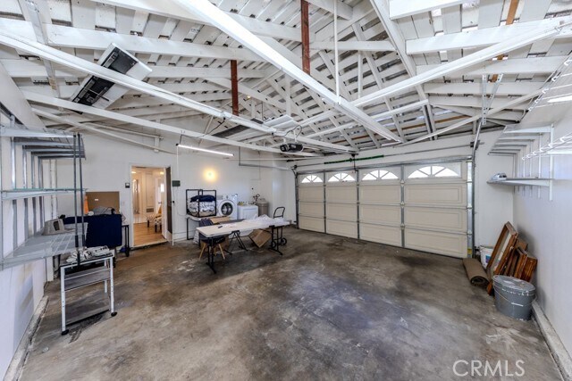 Building Photo - 582 N La Nae Cir