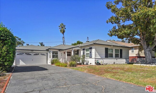 Primary Photo - 613 Santa Rosa Rd