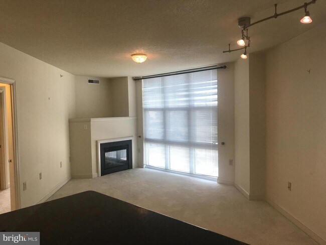 Building Photo - 11760 Sunrise Valley Dr