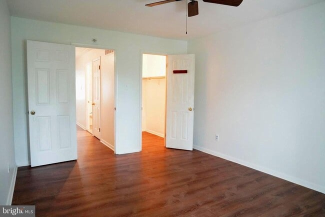 Building Photo - 208 Summit House
