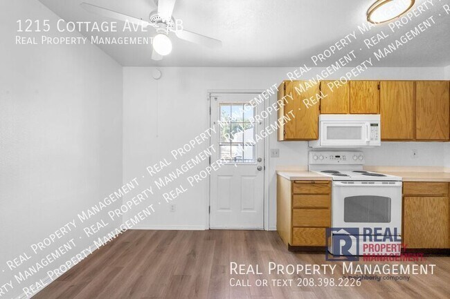 Building Photo - 1215 Cottage Ave