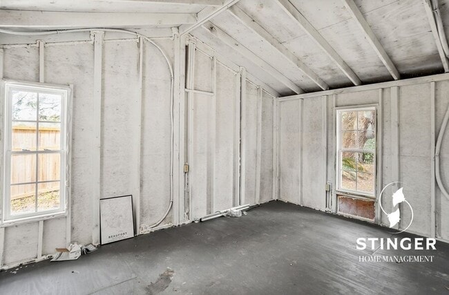 Building Photo - 38 Sundown Bend