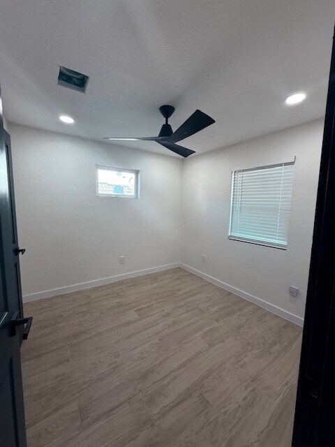 Building Photo - 206 E 33rd St