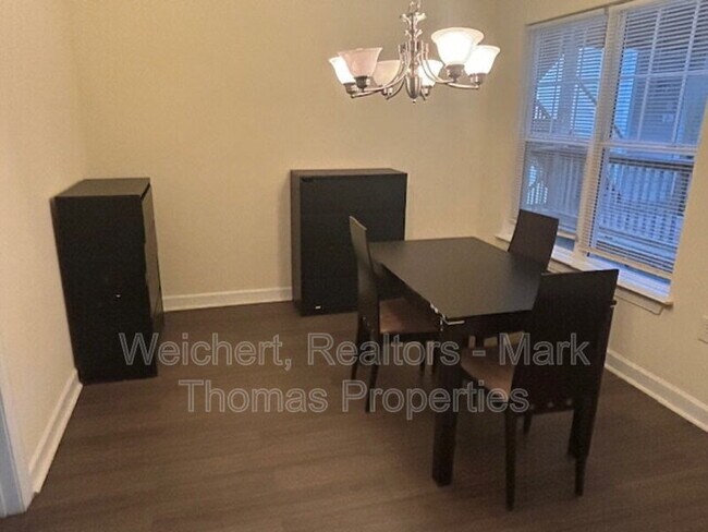 Building Photo - 929 Morreene Rd