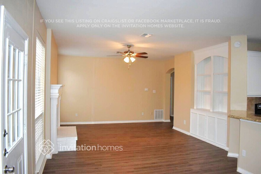 Building Photo - 4634 Lincolnshire Dr