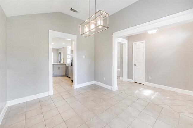 Building Photo - 7015 Yardley Dr