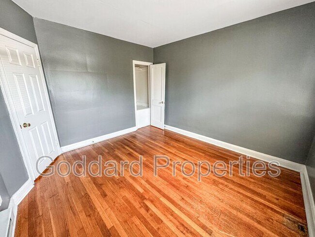 Building Photo - 4910 Poe Ave