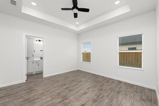 Building Photo - 204 Faith Dr