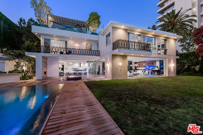 Building Photo - 1111 Sierra Alta Way