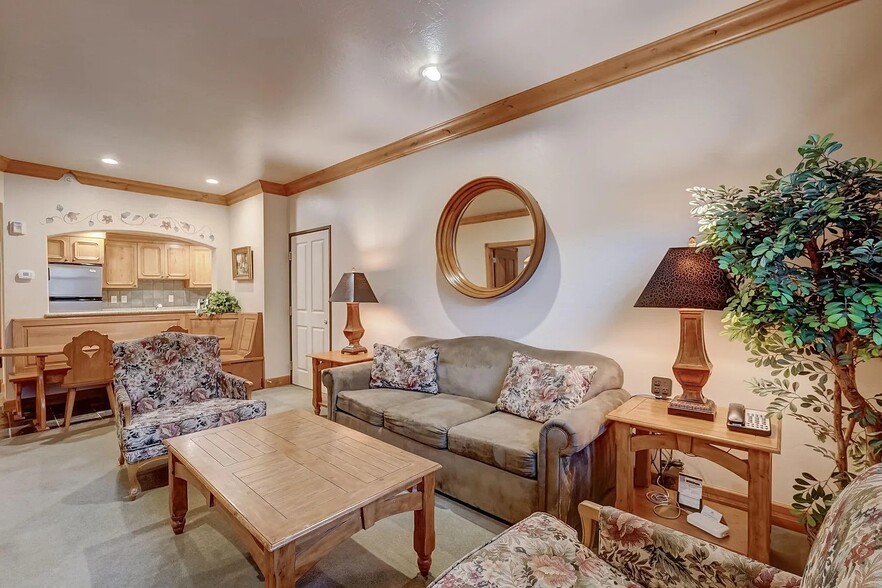 Building Photo - 840 Bigler Ln