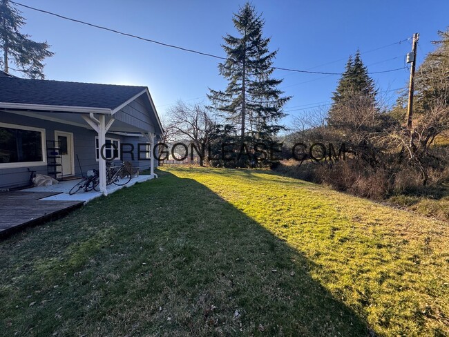 Building Photo - Furnished 2500 sf home on Fox Hollow rd ju...