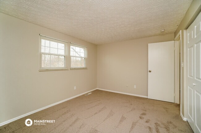 Building Photo - 6710 Skywae Dr