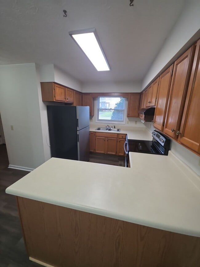 Building Photo - 83 Eastgate Cir