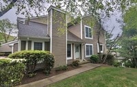 Building Photo - 18 Dorset Ln