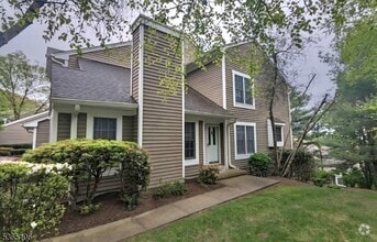 Building Photo - 18 Dorset Ln